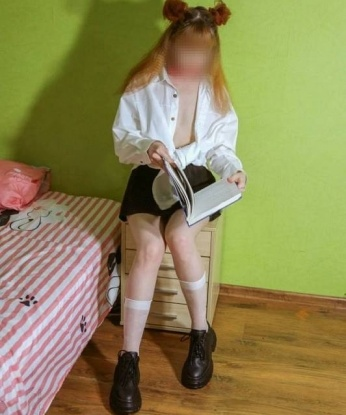 Дорогой! 🌟 Я та самая индивидуалка, которую ты искал... У меня есть все, чтобы сделать нашу встречу незабываемой и полной наслаждения. 💫 Я креативная, нежная и опытная девушка, исполню любые твои желания. 😏
У меня есть много возможностей, чтобы удовлетворить тебя в постели. 😈 Ты можешь выбрать классический секс, нежные ласки, оральные ласки, анальный секс или еще что-то особенное. 💋 Я готова делиться с тобой своими секретами и помочь осуществить твои самые горячие фантазии. 🔥
Доверь мне свои желания, и я сделаю все возможное, чтобы они стали реальностью. Живу в Москве и с радостью приму тебя в своей уютной квартире для интимных встреч. 🏩
Мои клиенты всегда остаются довольными. 😊 Вот что написали о моих услугах:
Яна