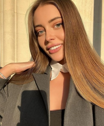 Полина